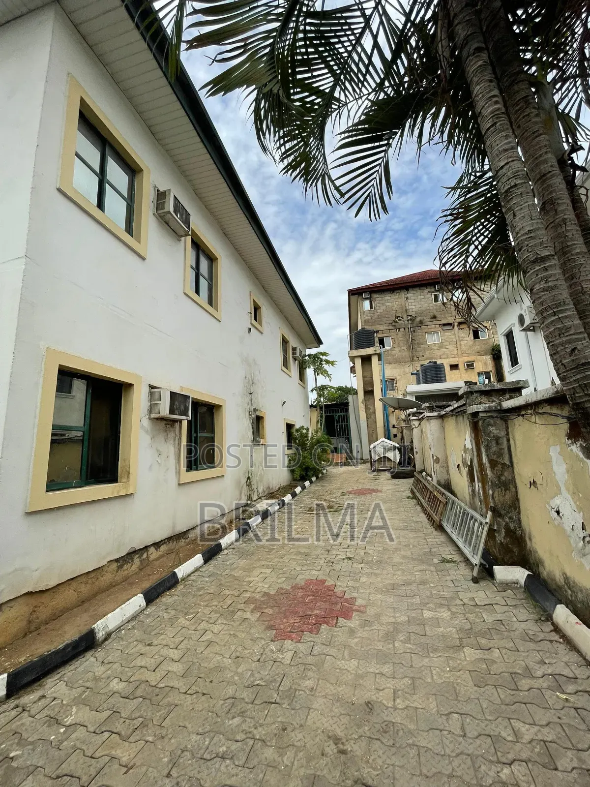 5bdrm Duplex in Zone 5 / Wuse for sale in Zone 5 / Wuse