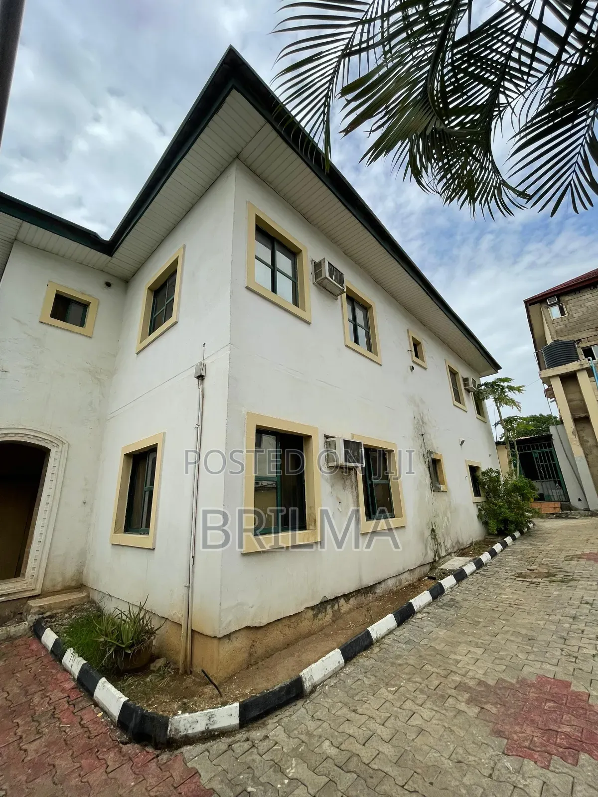 5bdrm Duplex in Zone 5 / Wuse for sale in Zone 5 / Wuse