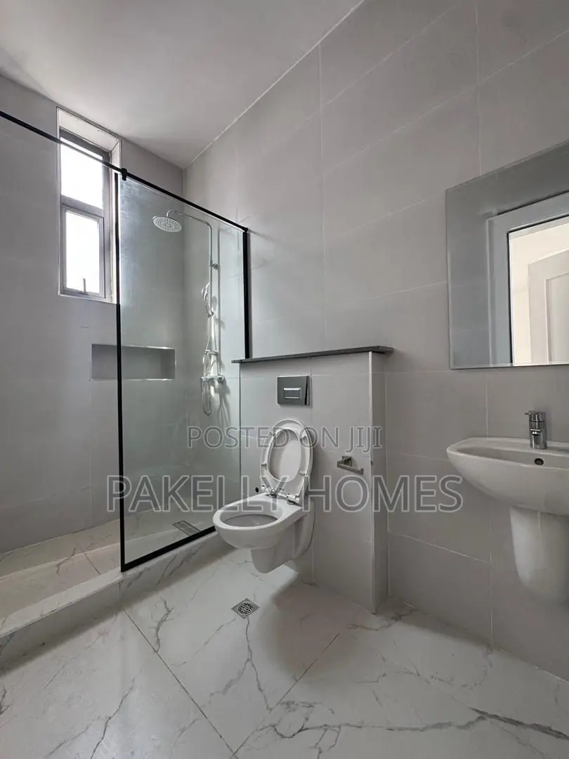 Contemporary 5 Bedroom Detached Duplex in Ikate