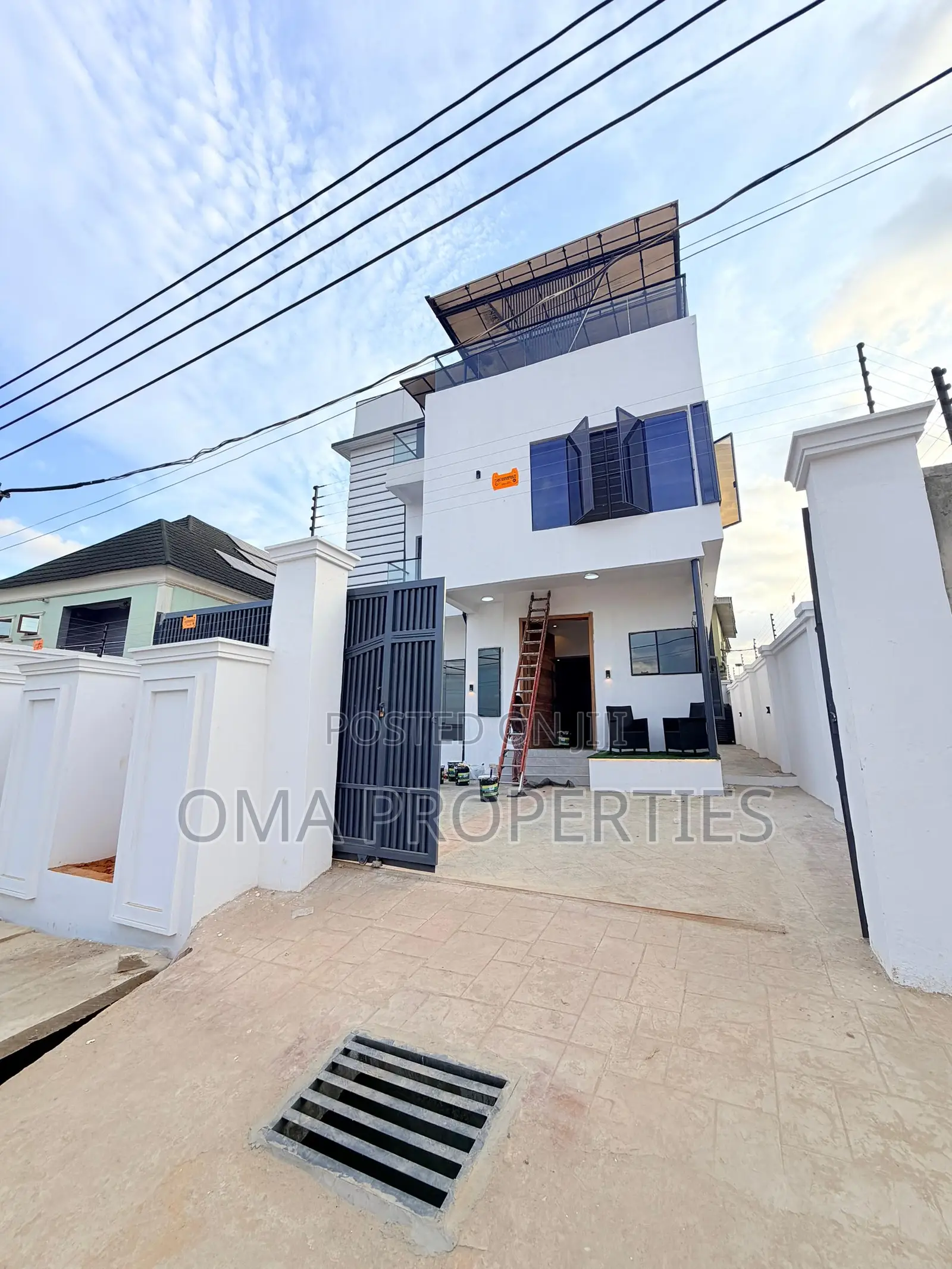 5bdrm Duplex in Ikeja for sale in Ikeja