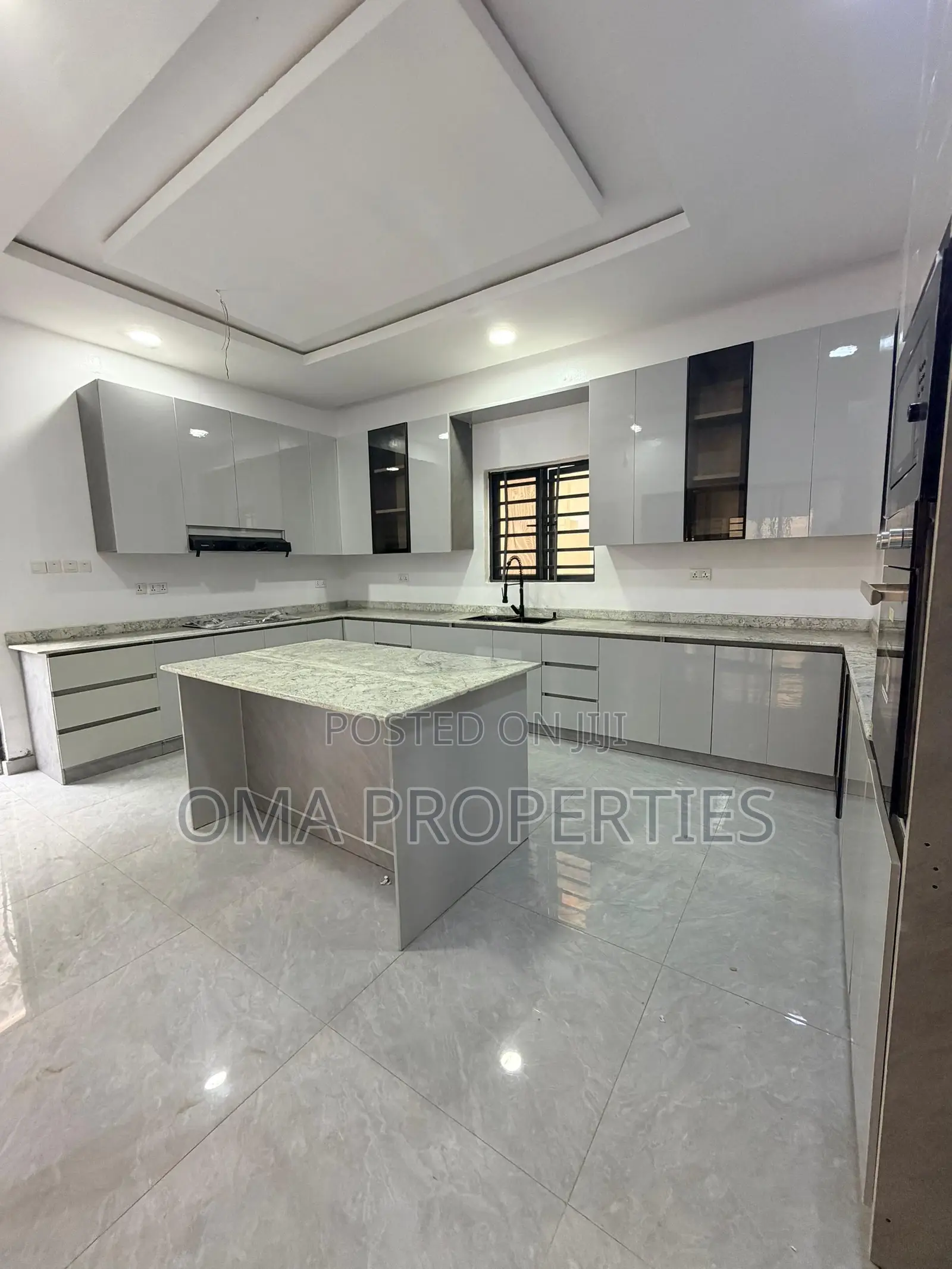 5bdrm Duplex in Ikeja for sale in Ikeja