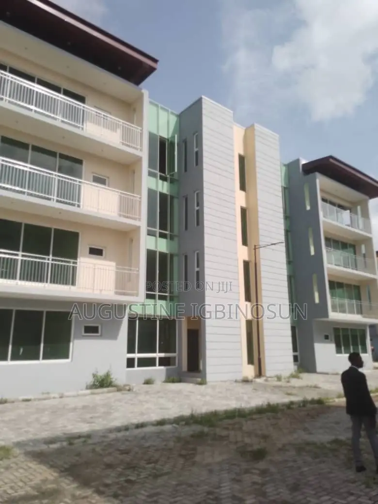 3bdrm Apartment in Sangotedo for sale in Sangotedo