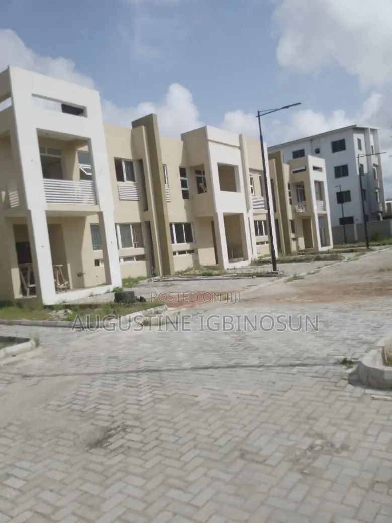 3bdrm Apartment in Sangotedo for sale in Sangotedo