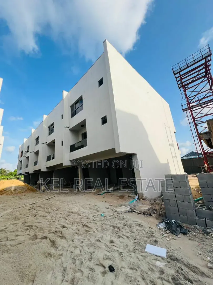 4bdrm Duplex in Aguda / Surulere for sale in Aguda / Surulere