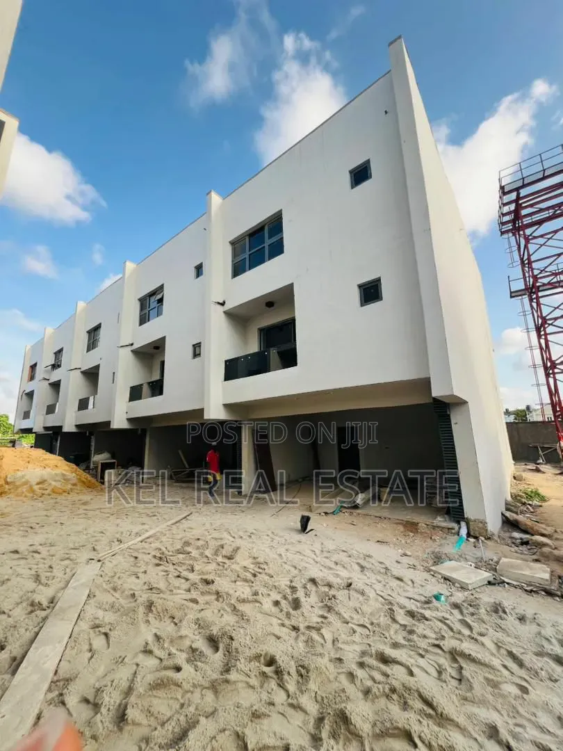 4bdrm Duplex in Aguda / Surulere for sale in Aguda / Surulere