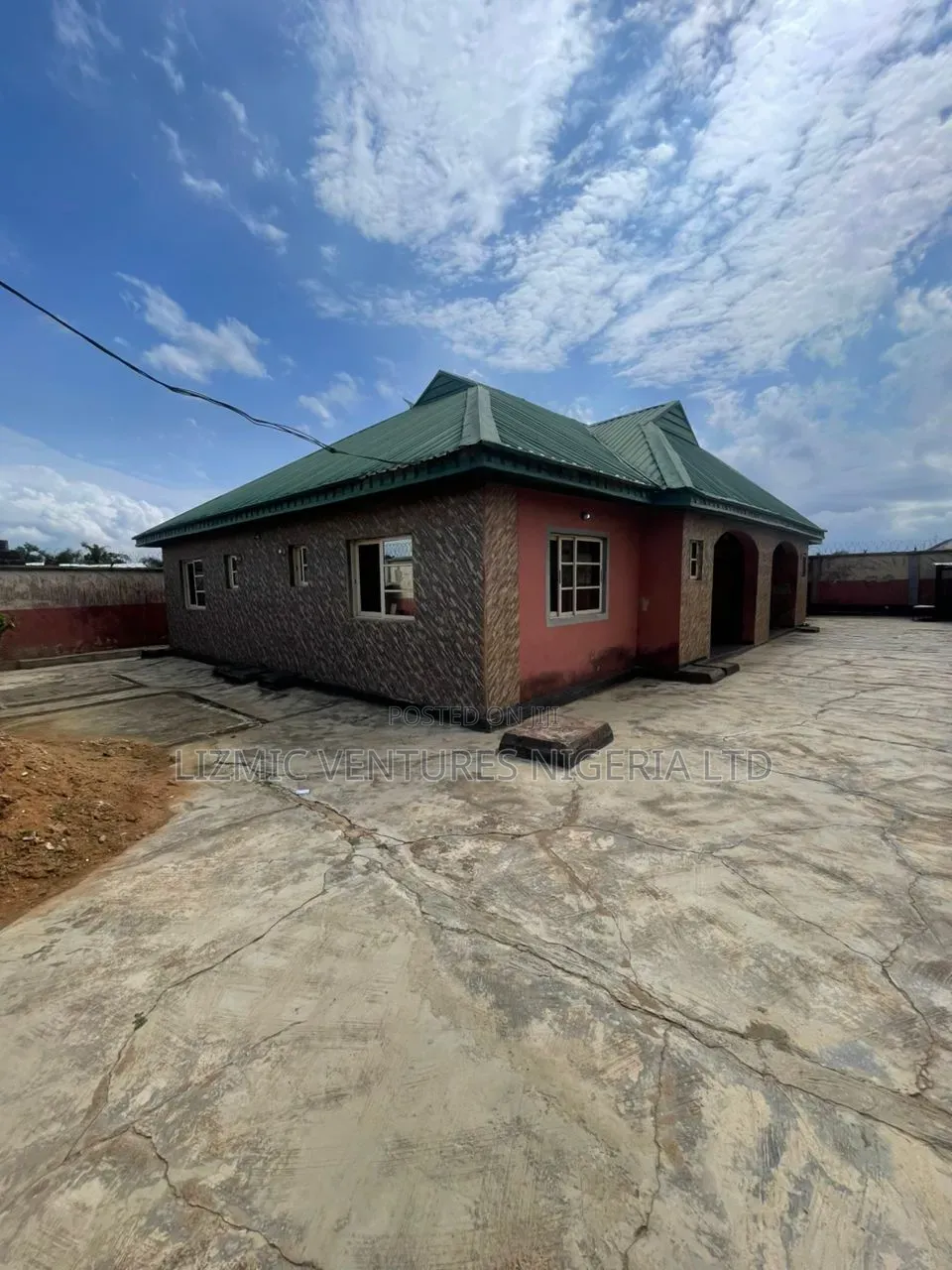 Furnished 2bdrm Bungalow in Isuti Rd, Igando / Ikotun/Igando for sale in Igando / Ikotun/Igando