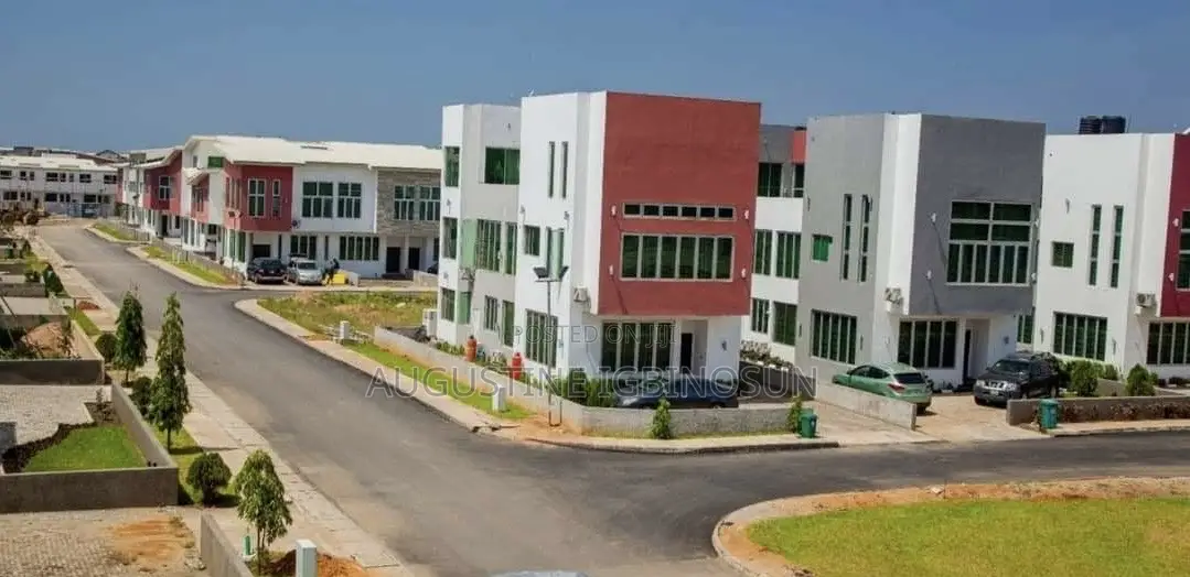 4bdrm Duplex in Obafemi-Owode for sale in Obafemi-Owode