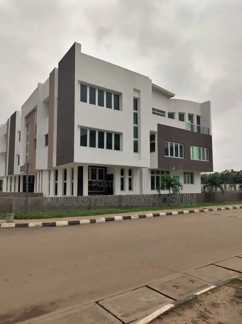 4bdrm Duplex in Obafemi-Owode for sale in Obafemi-Owode
