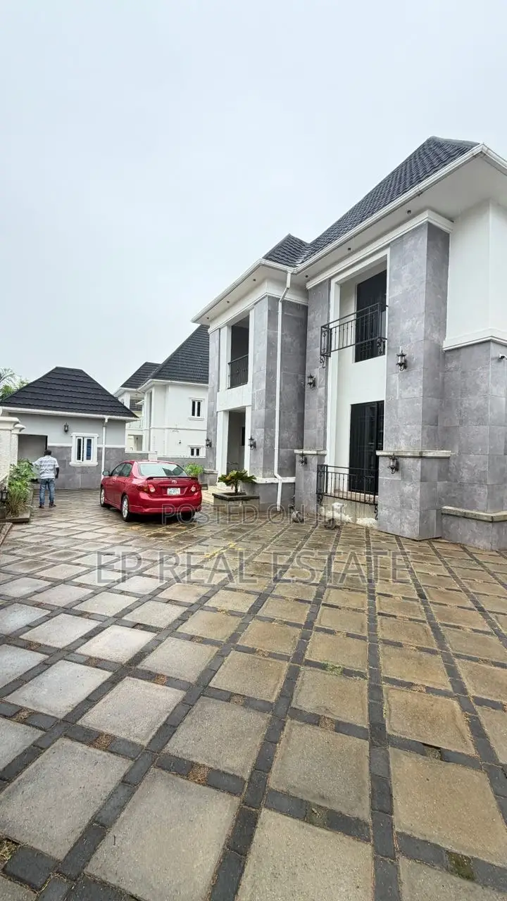 5bdrm Duplex in Karsana for sale in Karsana