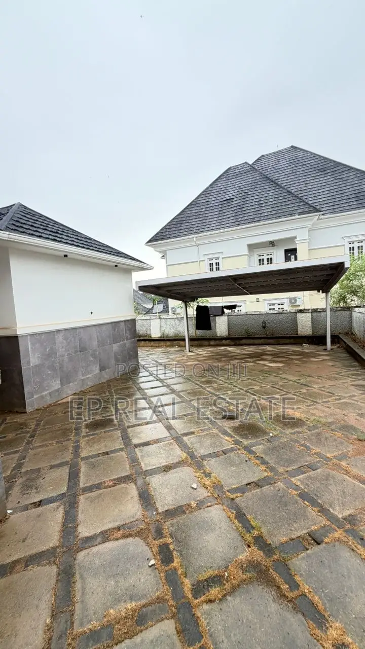 5bdrm Duplex in Karsana for sale in Karsana