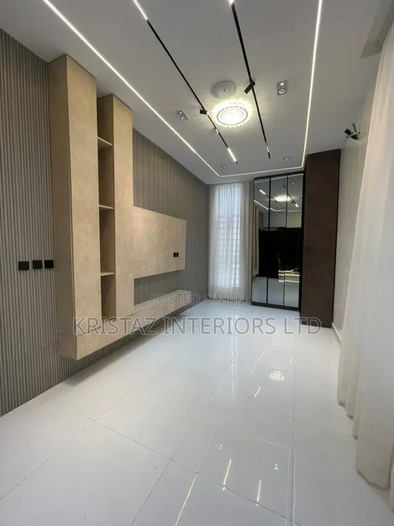 5bdrm Duplex in Chevron for sale in Chevron