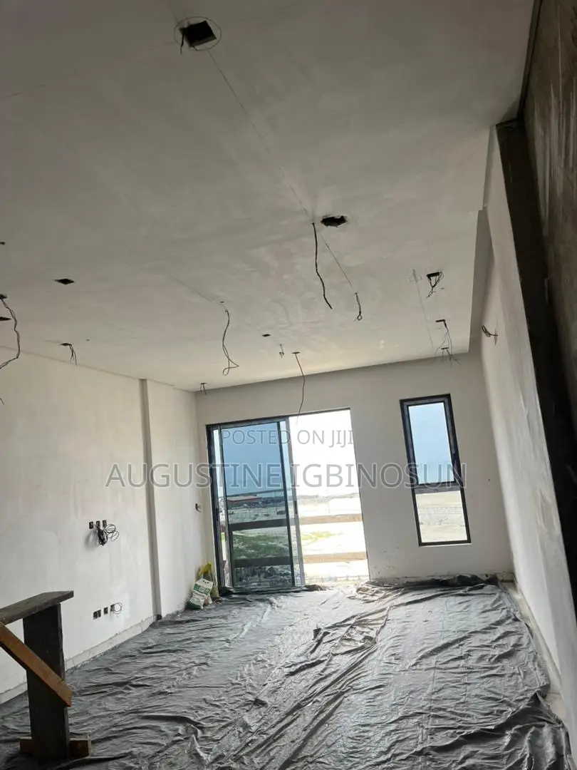 3bdrm Apartment in Victoria Island for sale in Victoria Island