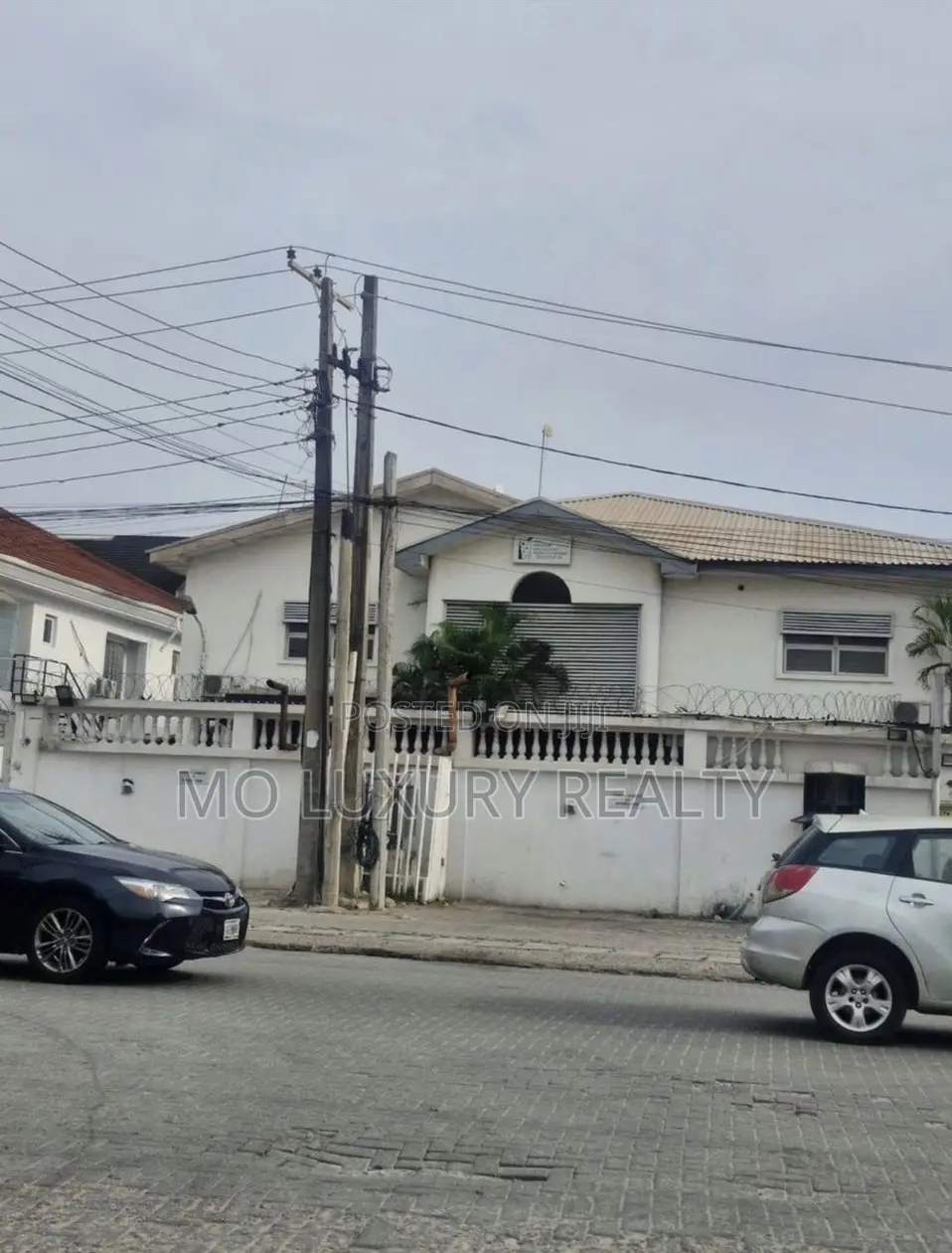 10bdrm Townhouse/Terrace in Lekki Phase 1 for sale in Lekki Phase 1