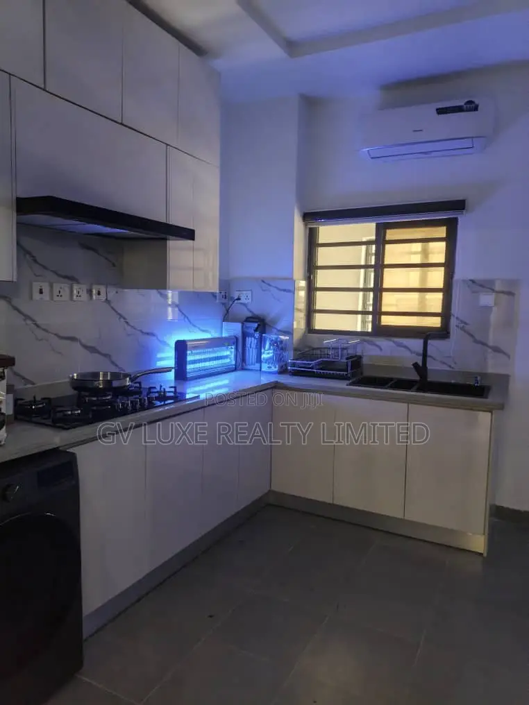 Furnished 3bdrm Apartment in Lekki Phase 1 for sale in Lekki