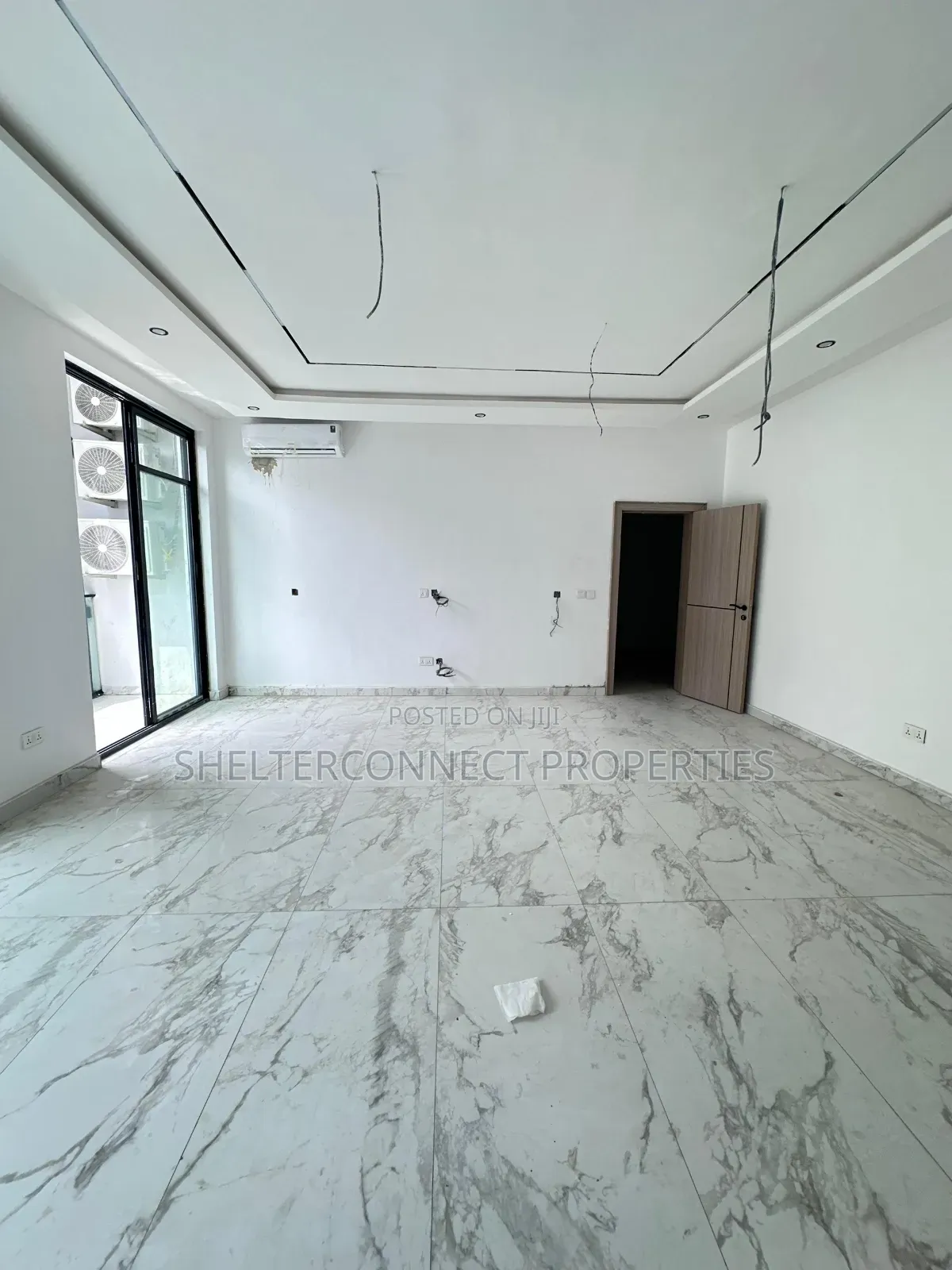 5bdrm Duplex in Lekki Phase 1 for sale in Lekki Phase 1
