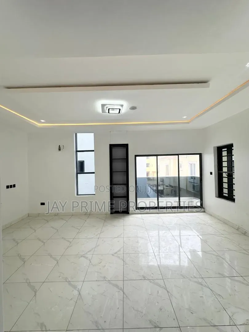 1bdrm Shared Apartment in Ologolo, Lekki for rent in Lekki