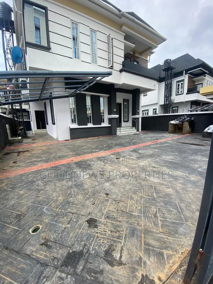 5bdrm Duplex in Ikota, Lekki County for rent in Ikota