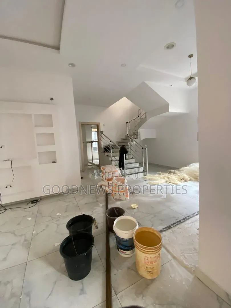 5bdrm Duplex in Ikota, Lekki County for rent in Ikota