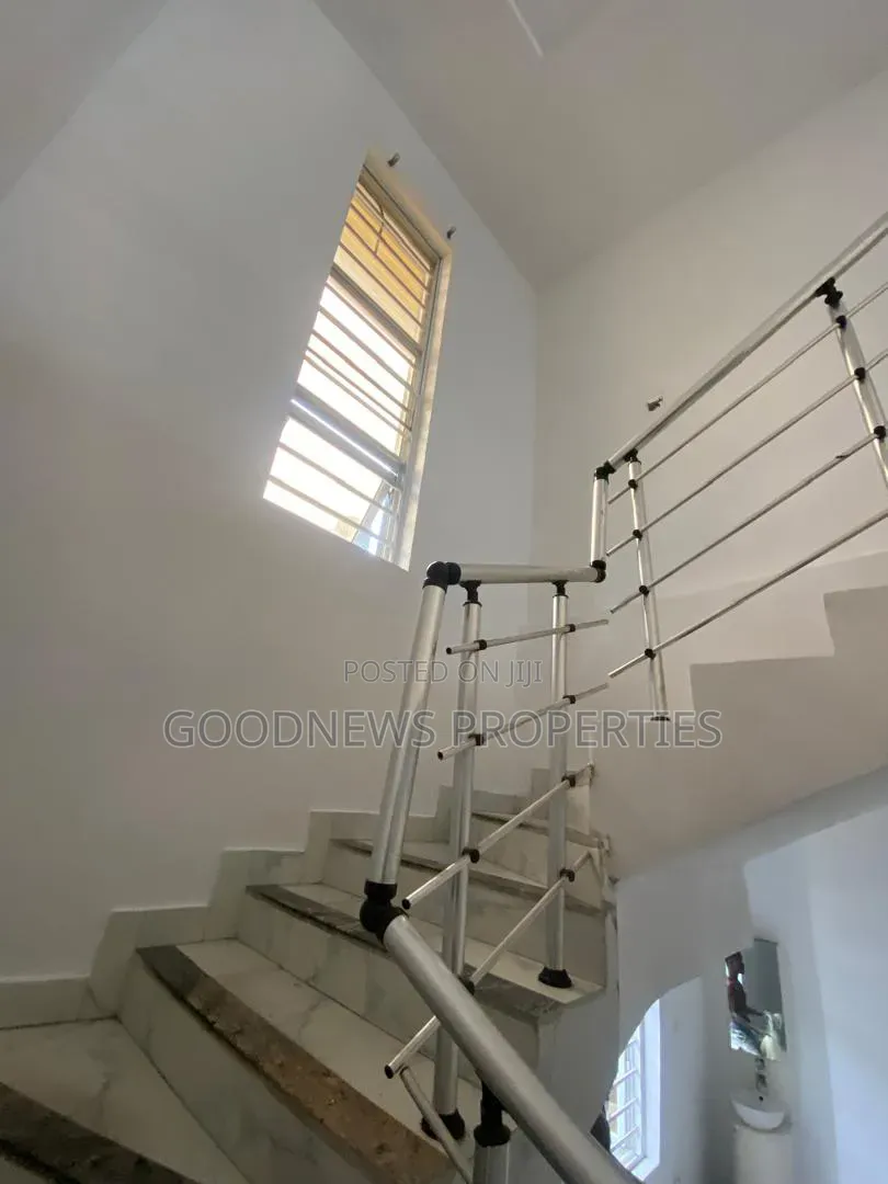 5bdrm Duplex in Ikota, Lekki County for rent in Ikota