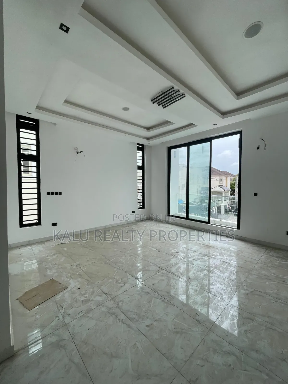 5bdrm Duplex in Osapa, Lekki for sale in Osapa london