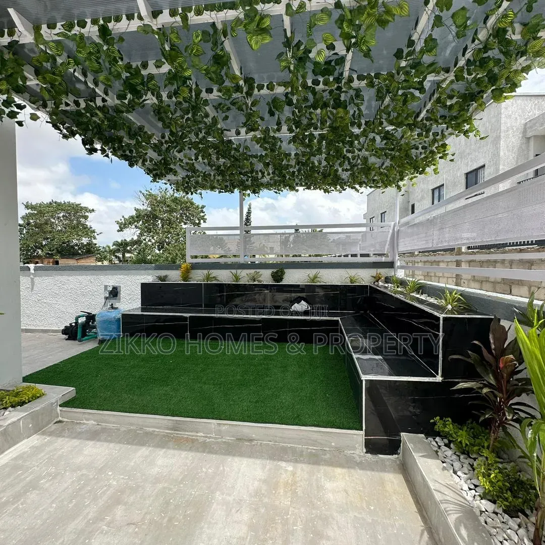 5bdrm Duplex in Ikate, Lekki Phase 1 for sale in Lekki Phase 1