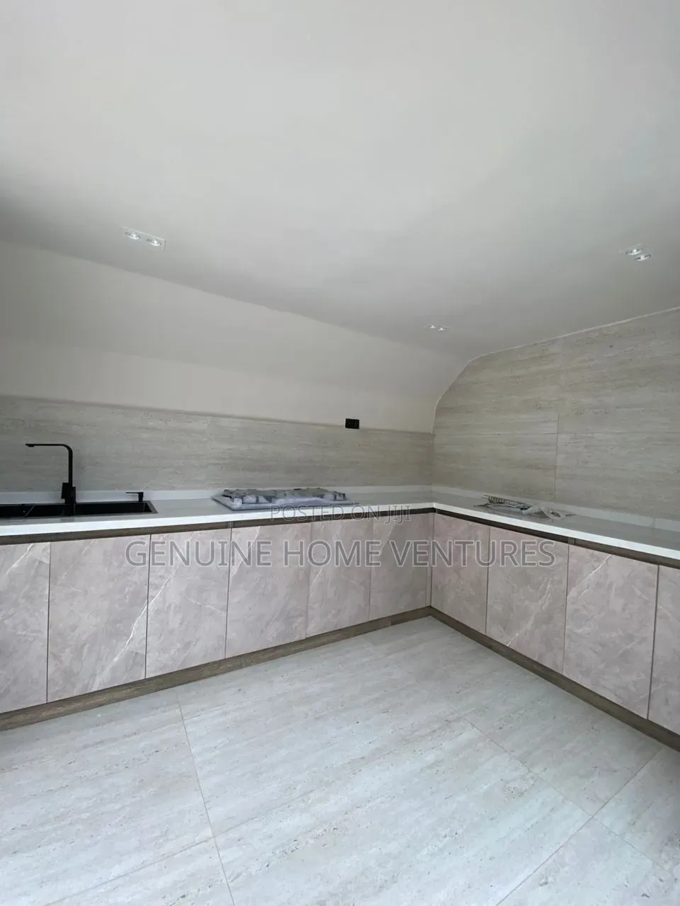 2bdrm Maisonette in Lekki Phase One for sale in Lekki Phase 1