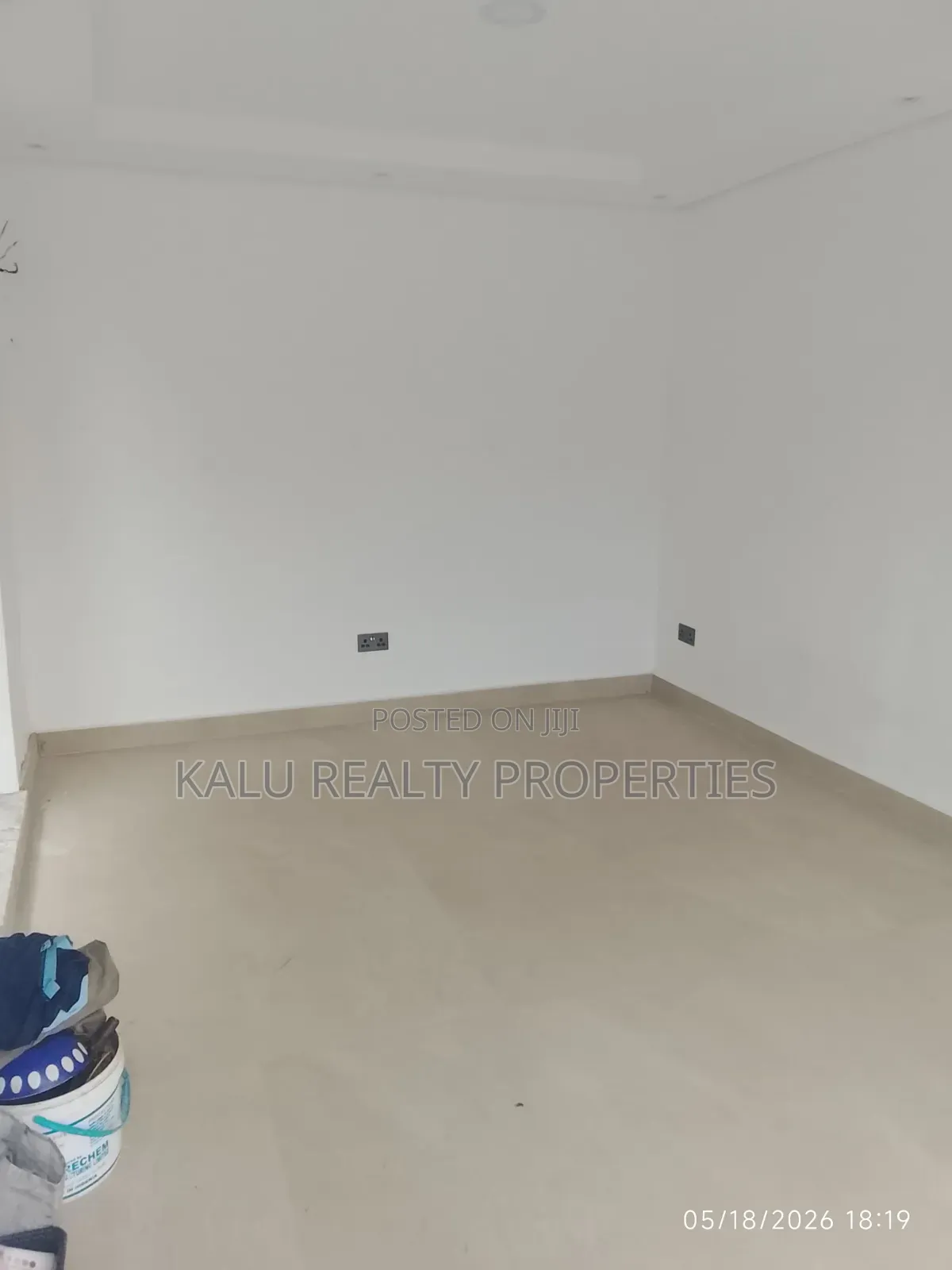 Very Spacious Mall With Ac and Excellent Facilities in Awolowo Road