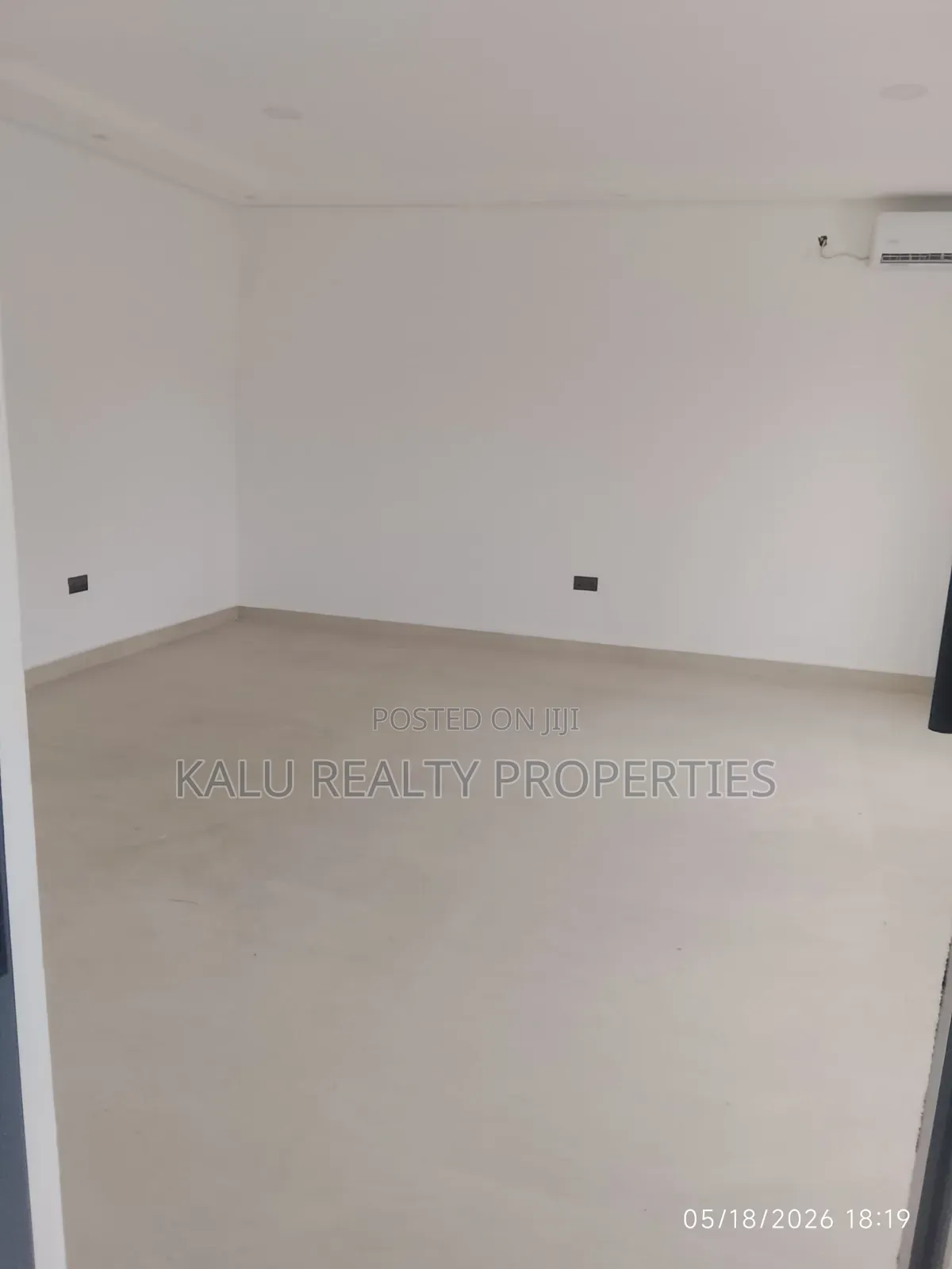 Very Spacious Mall With Ac and Excellent Facilities in Awolowo Road