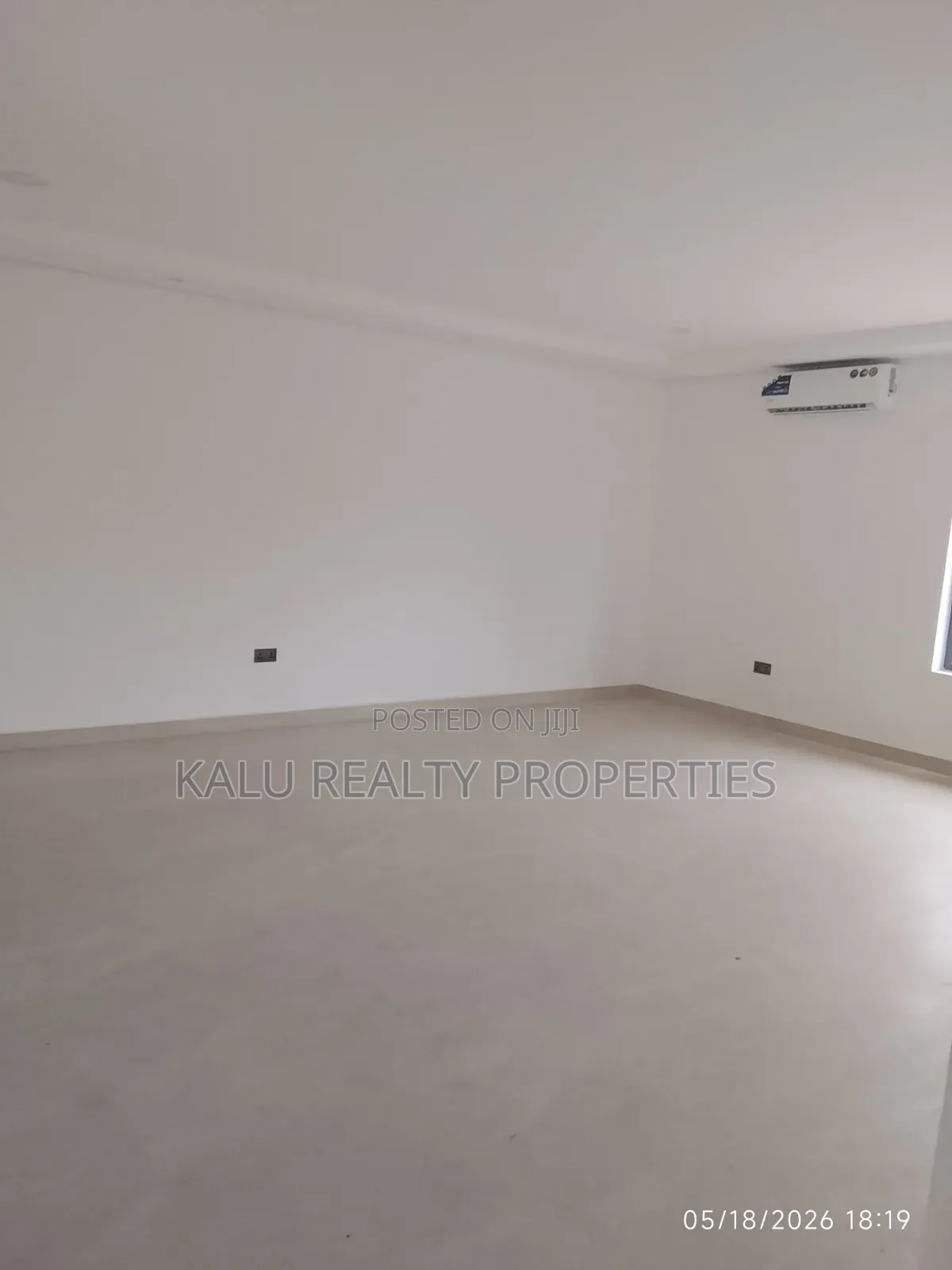 Very Spacious Mall With Ac and Excellent Facilities in Awolowo Road