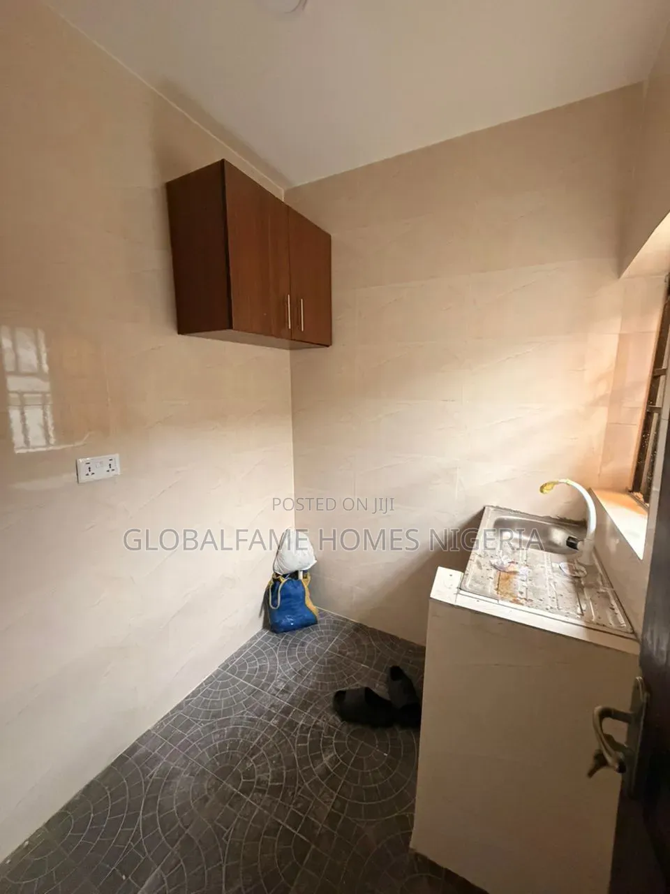 1bdrm Block of Flats in Elemoro for rent in Elemoro