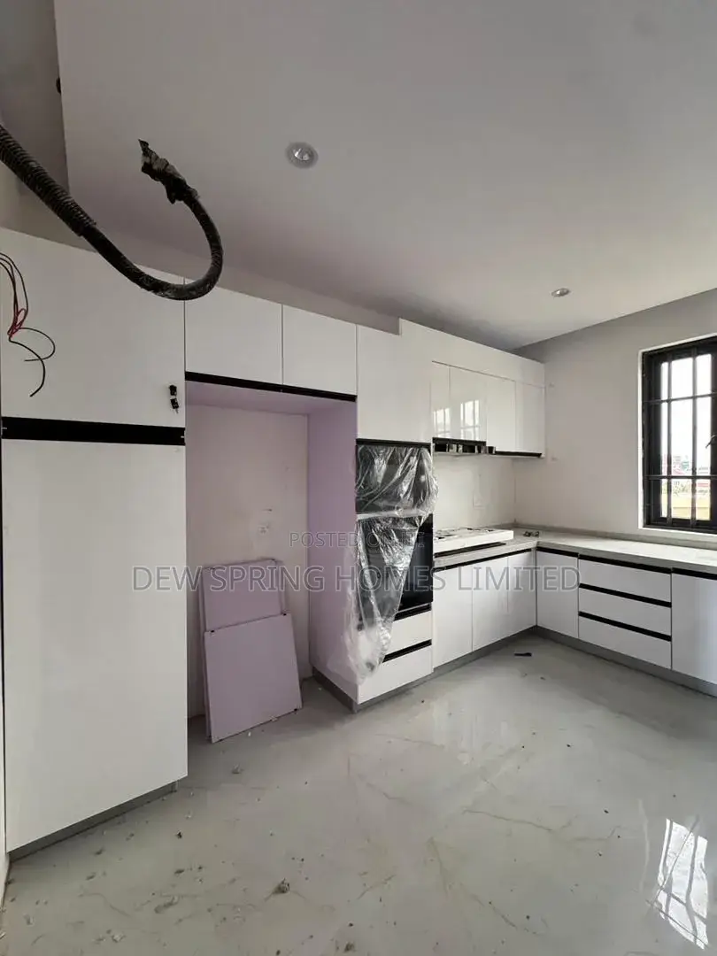 3bdrm Apartment in Ikooyi, Old Ikoyi for sale in Old Ikoyi