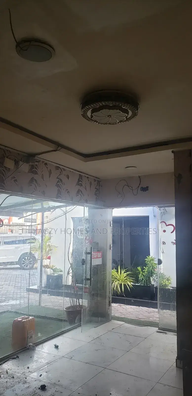Perfect Shop at Lekki Phase 1 Rent Is Just 6 Month in Lekki Phase 1