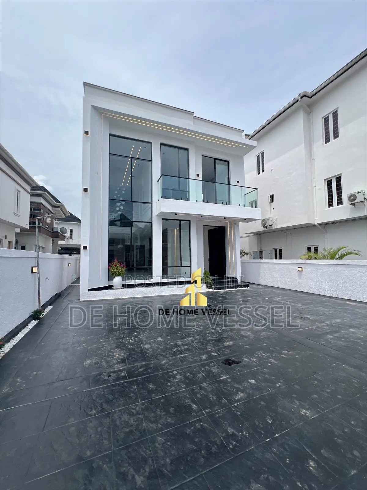 5bdrm Duplex in Lekki for sale in Lekki