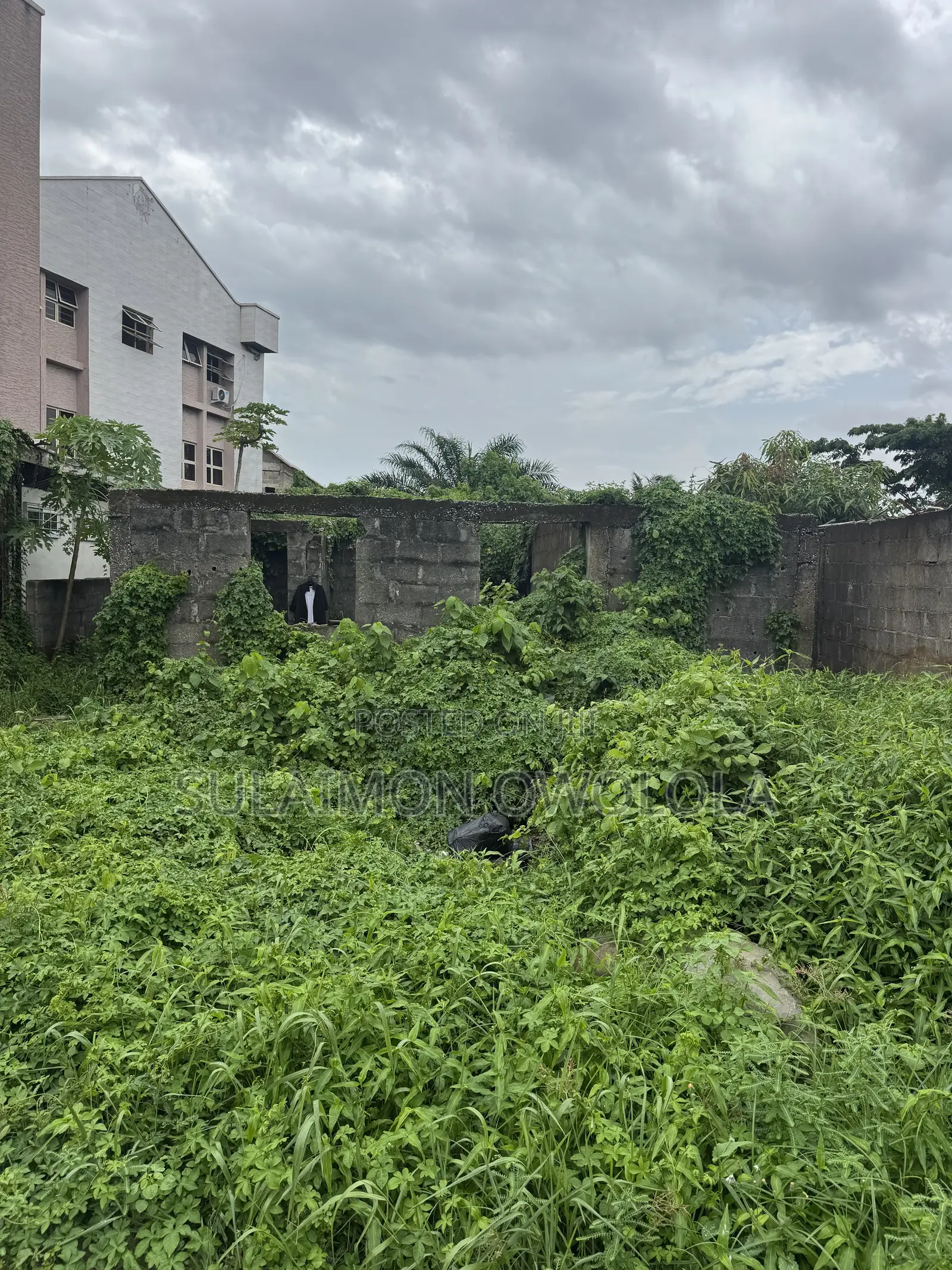 A Plot of 460sqm of Land With Uncompleted Building on Cooperative Road in Badore