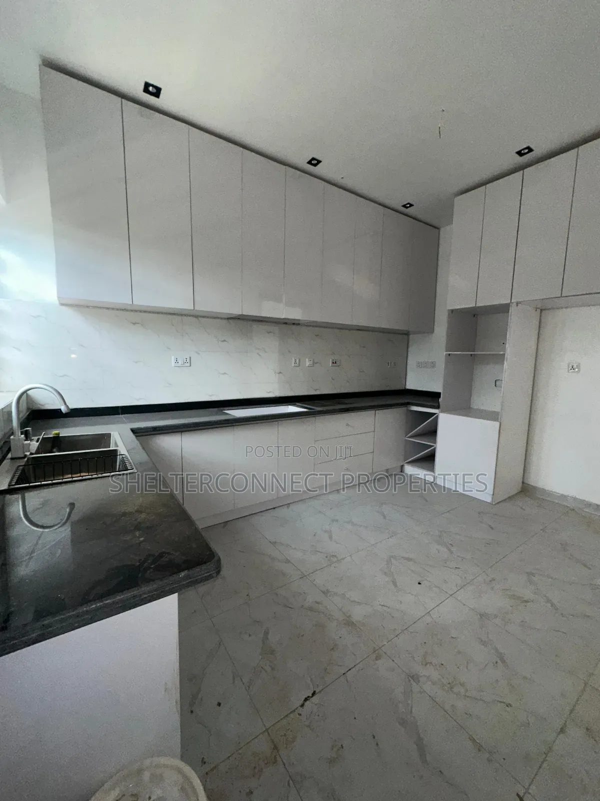 4bdrm Duplex in Lekki Phase 1 for sale in Lekki Phase 1