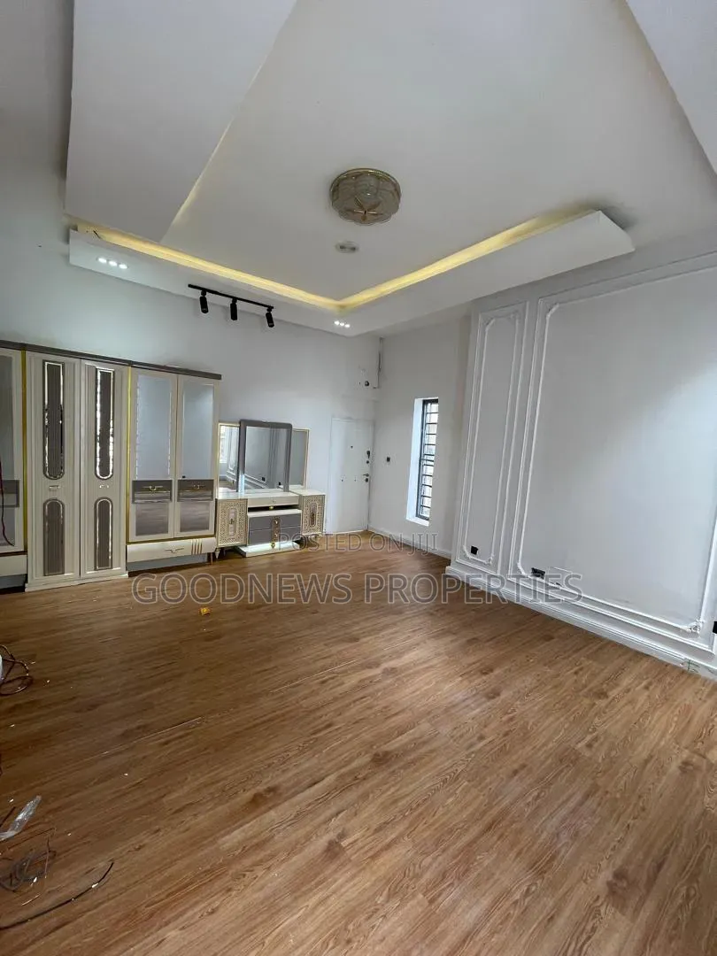 5bdrm Duplex in Ikota, Lekki County for rent in Ikota