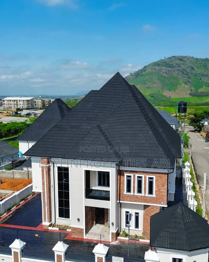 5bdrm Duplex in Inside An Estate, Karsana for sale in Karsana