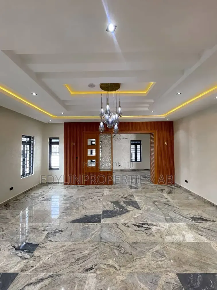 5bdrm Duplex in Inside An Estate, Karsana for sale in Karsana