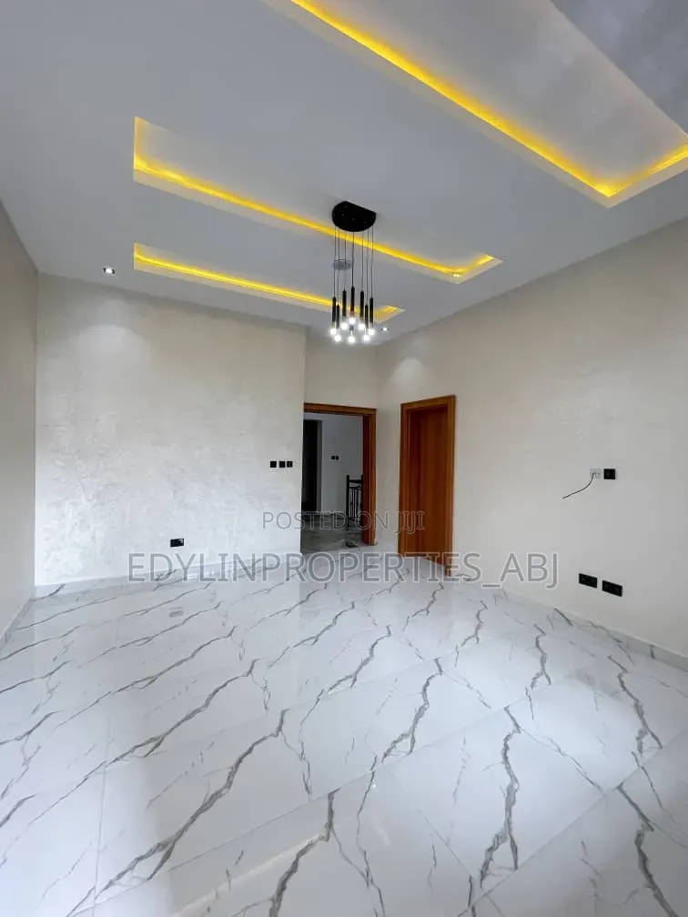 5bdrm Duplex in Inside An Estate, Karsana for sale in Karsana