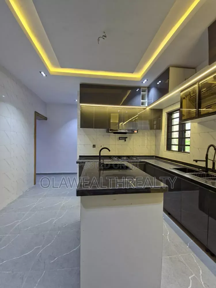 4bdrm Duplex in Carlton Gate Estate, Ibadan for sale in Ibadan
