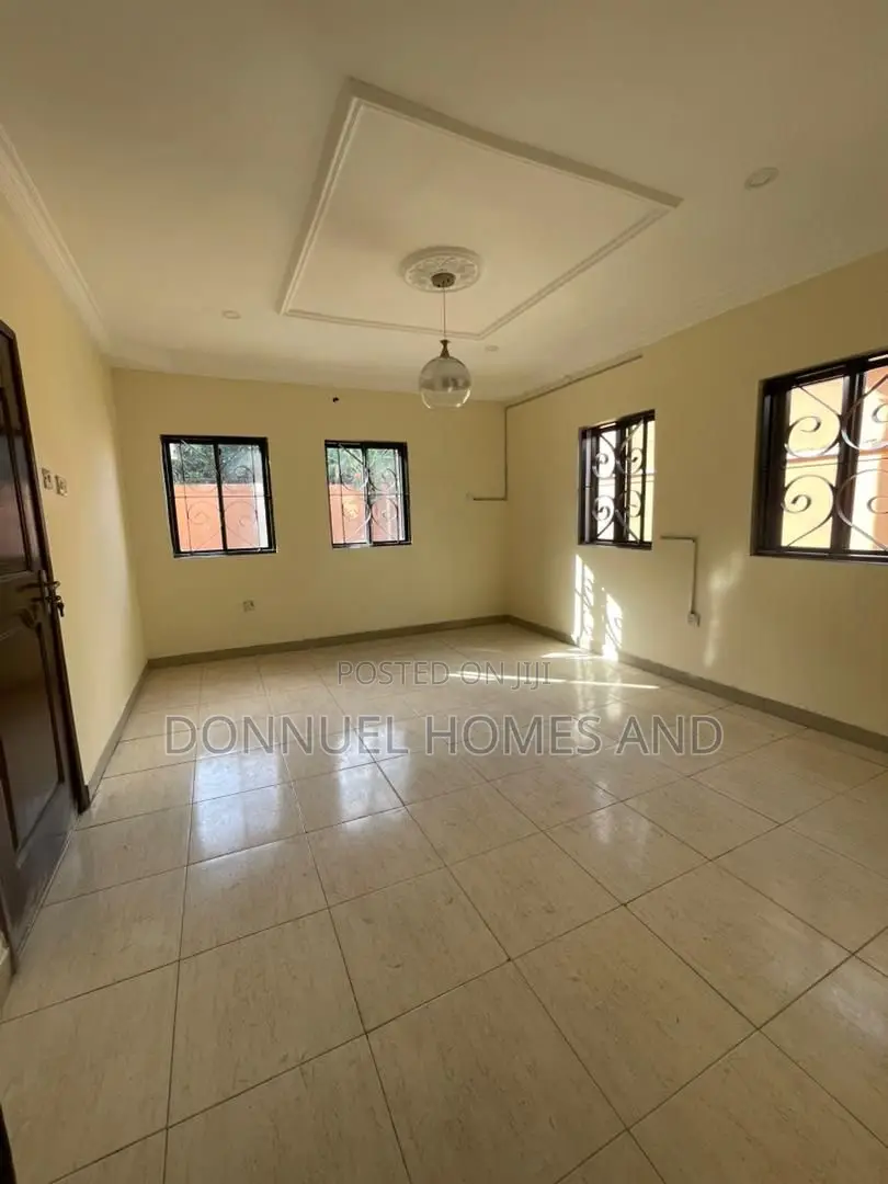 Mini Flat in Ikota for rent in Ikota