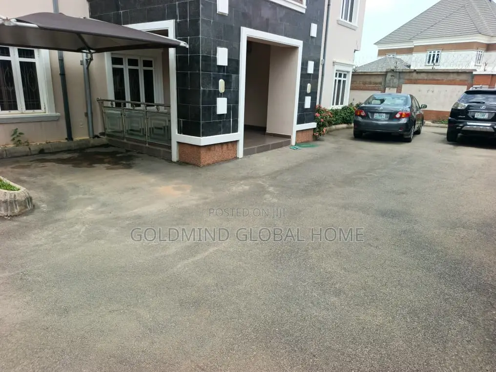 4bdrm Duplex in Lugbe District., Apo Resettlement for sale in Apo Resettlement