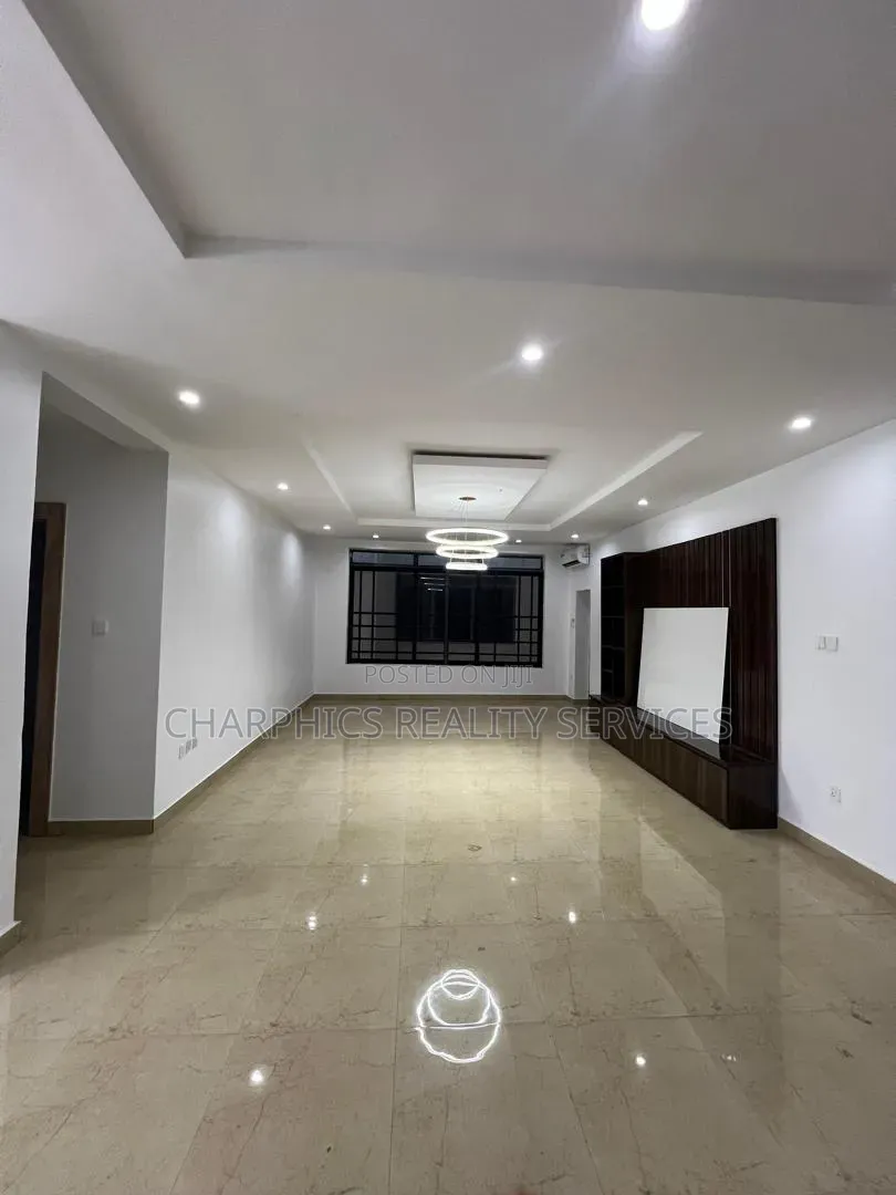 3bdrm Apartment in Adeola Odeku for rent in Adeola Odeku