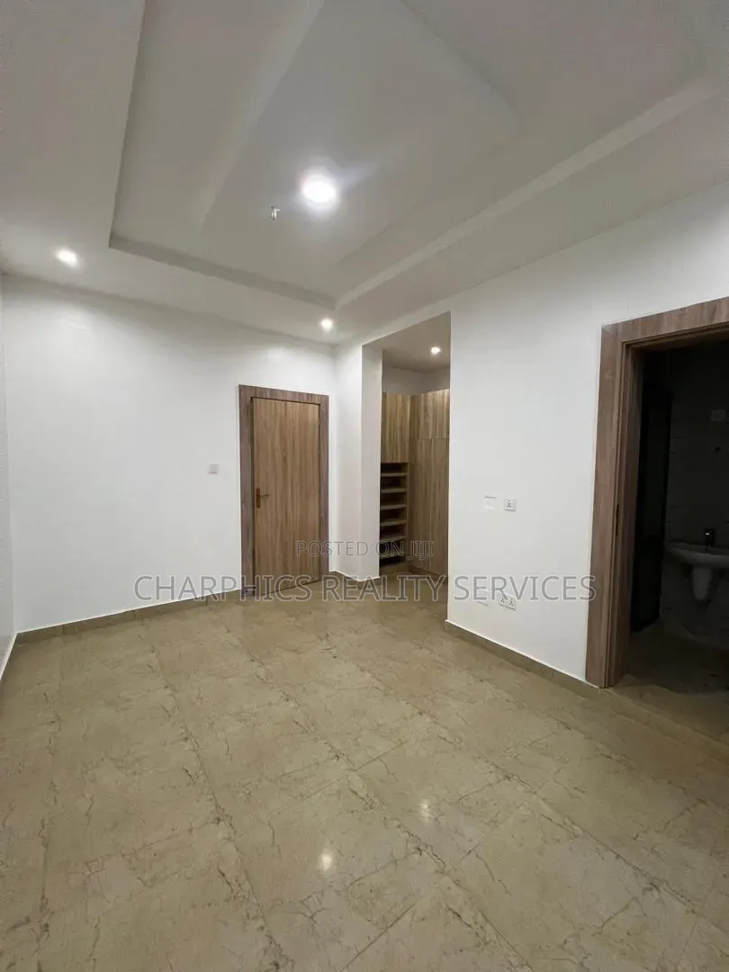 3bdrm Apartment in Adeola Odeku for rent in Adeola Odeku
