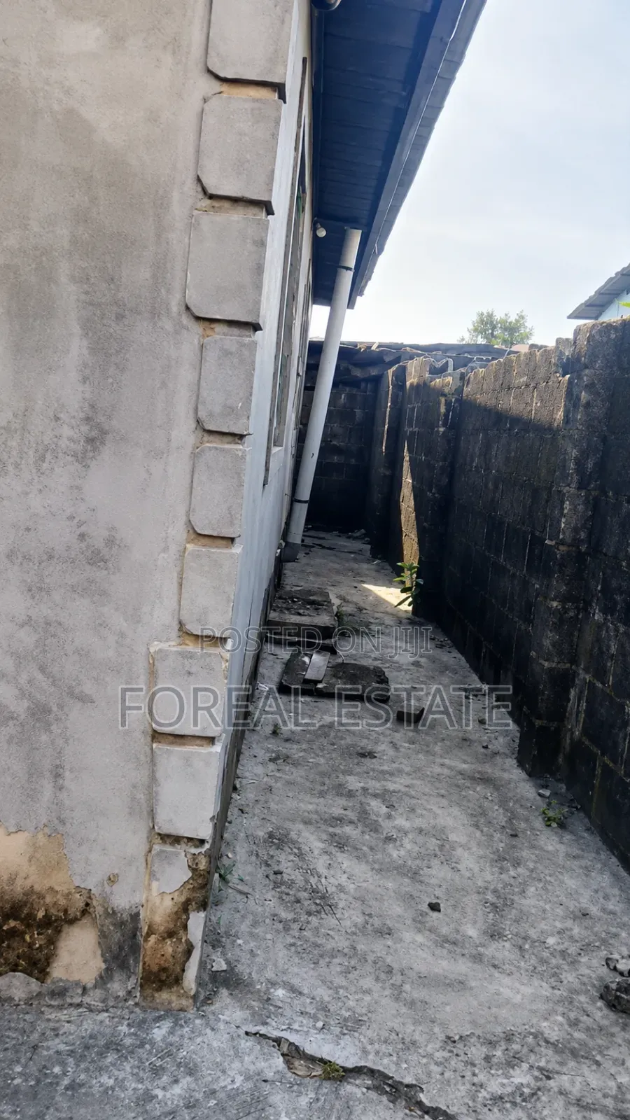 2bdrm Apartment in Ogombo for sale in Ogombo
