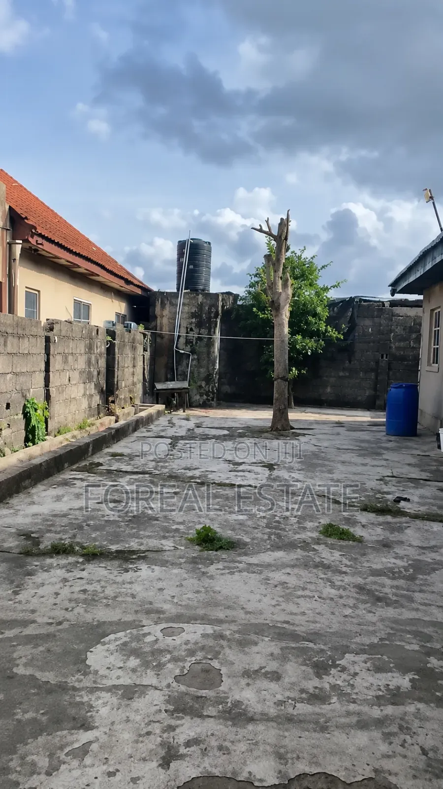 2bdrm Apartment in Ogombo for sale in Ogombo