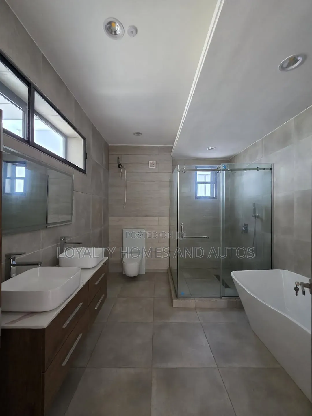 5bdrm Duplex in Ikate for sale in Ikate