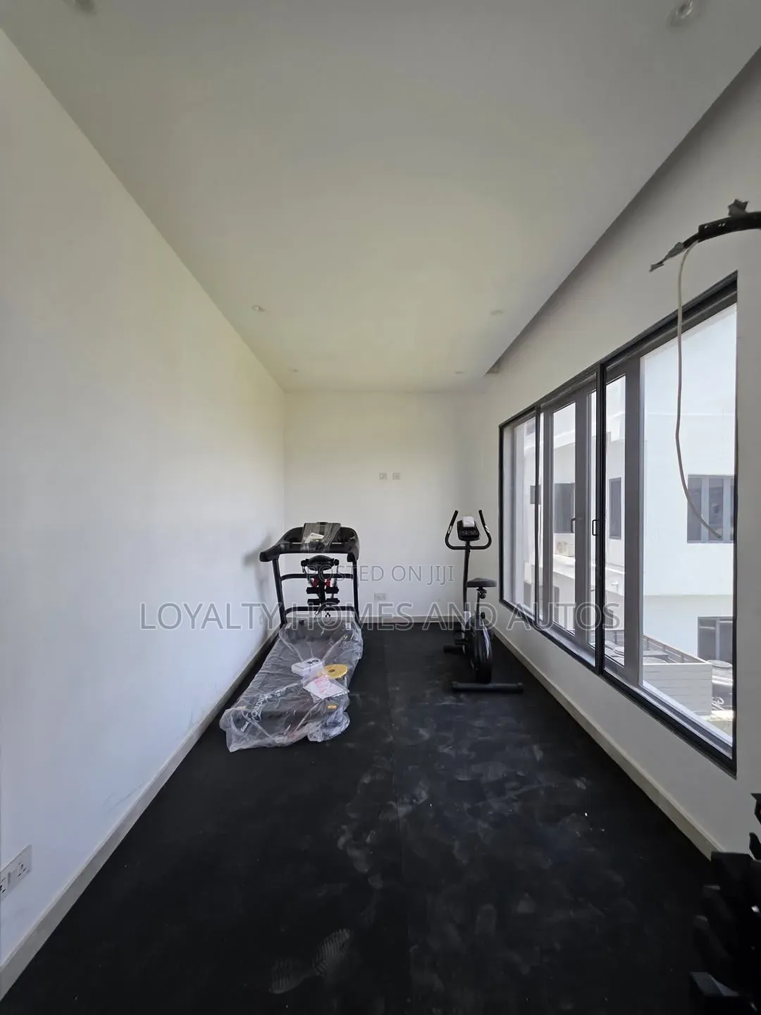 5bdrm Duplex in Ikate for sale in Ikate