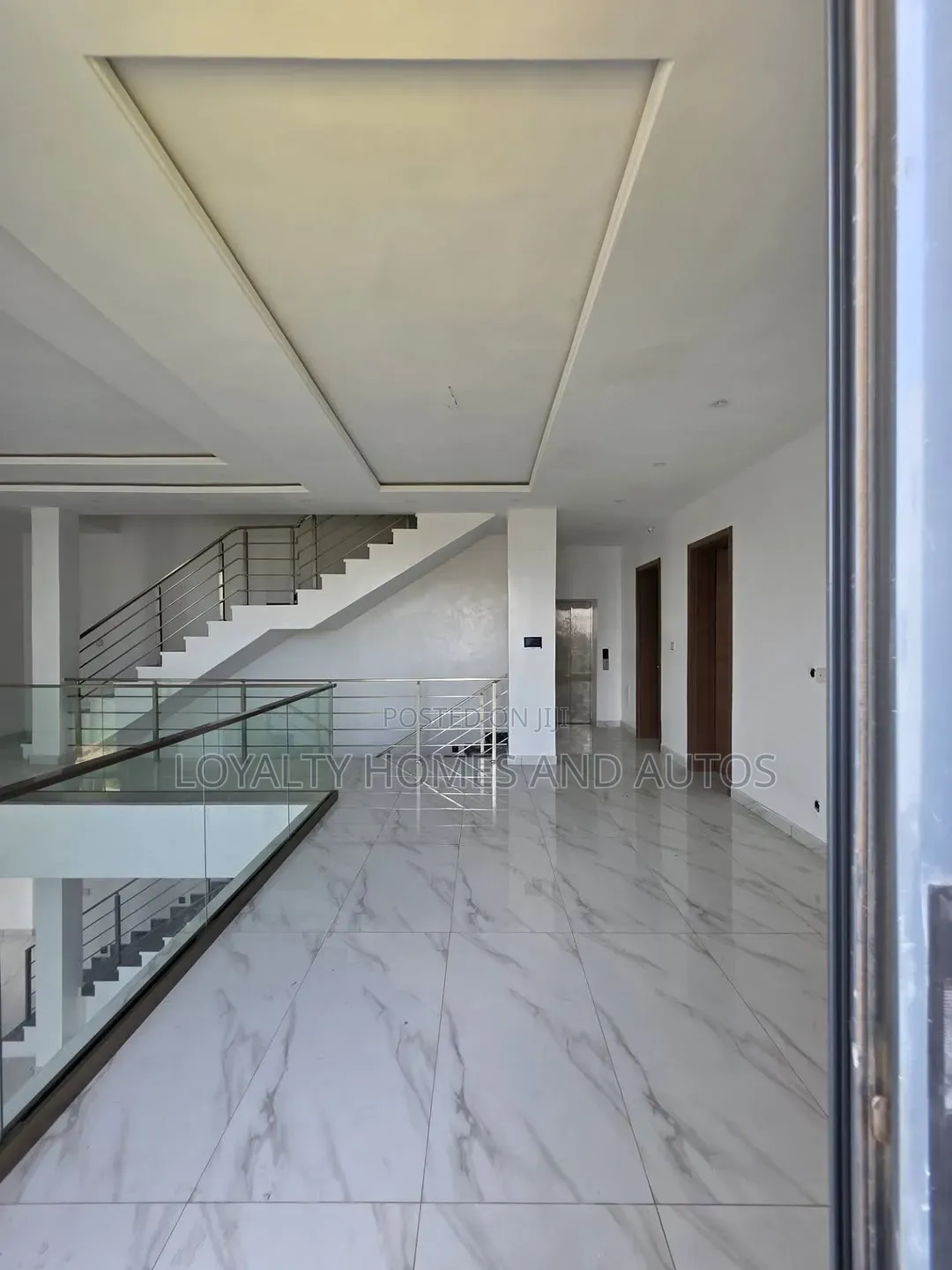 5bdrm Duplex in Ikate for sale in Ikate