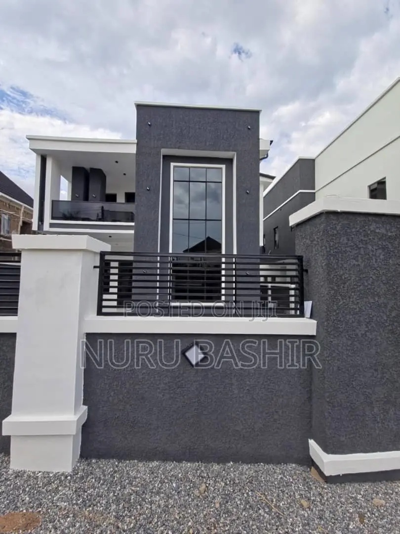 4bdrm Duplex in Carlton Gate Estate, Akobo for sale in Akobo
